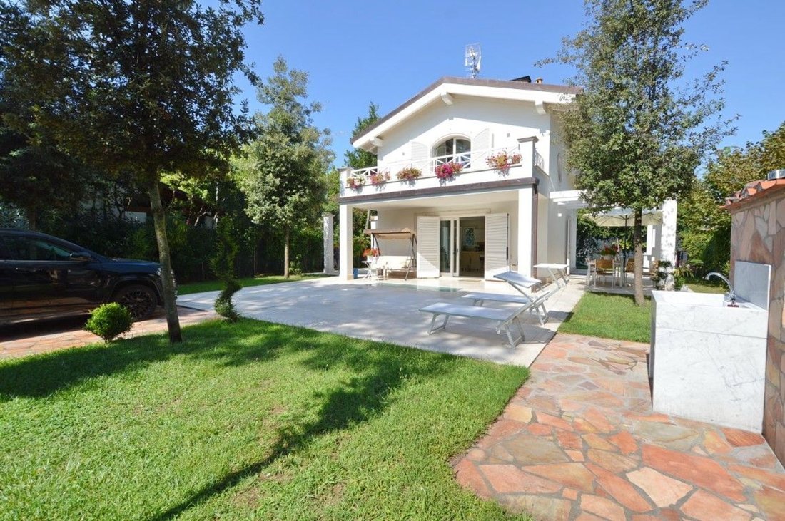 House in Center, Forte dei Marmi, Tuscany 5 - 16681390