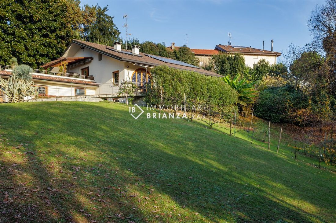 Villa in Besana in Brianza, Lombardy, Italy 3 - 16678898