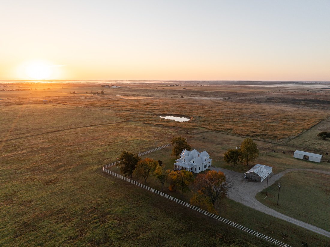 Farm Ranch in Bowie, Texas, United States 2 - 16676419