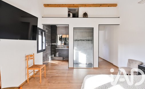 Castle for Sale in Plan-d'Aups-Sainte-Baume, Provence-Alpes-Côte d'Azur, France