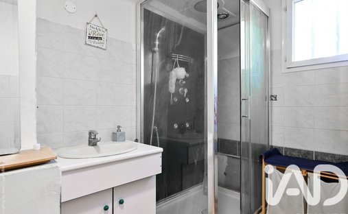 Castle for Sale in Plan-d'Aups-Sainte-Baume, Provence-Alpes-Côte d'Azur, France