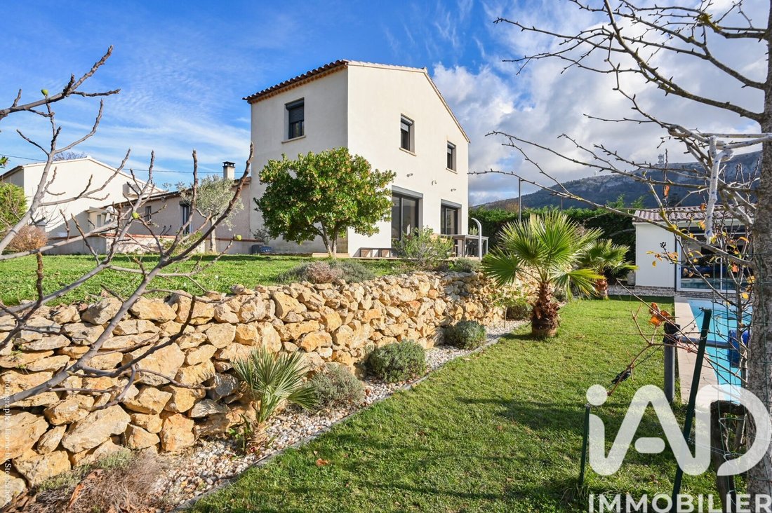 House in Plan-d'Aups-Sainte-Baume, Provence-Alpes-Côte d'Azur, France 1 - 16678703