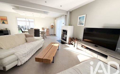 House 379m² Living Space, Great Comfort And Geothermal Energy