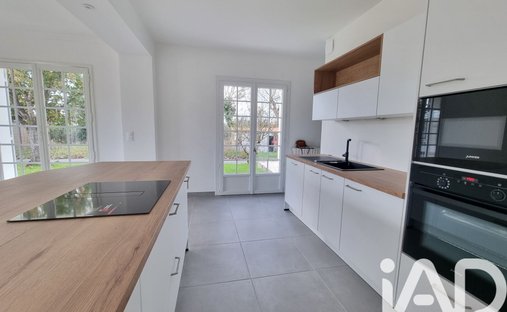 House in Sainte-Soulle, Nouvelle-Aquitaine, France 1