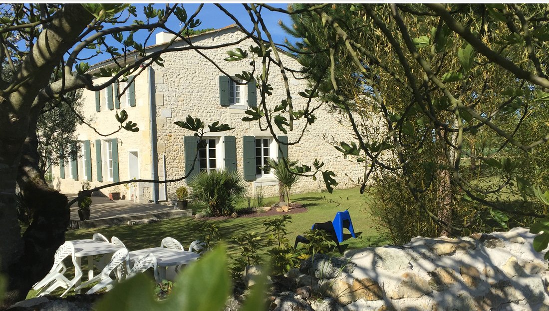 House in Le Gua, Nouvelle-Aquitaine, France 1 - 16674519