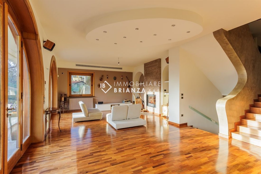 Villa in Besana in Brianza, Lombardy, Italy 5 - 16678898