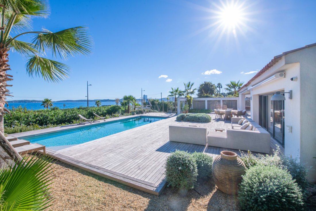 Villa in Ville-Les Saquedes-Le Bouillonnet, Sainte-Maxime, France 1 - 16674142