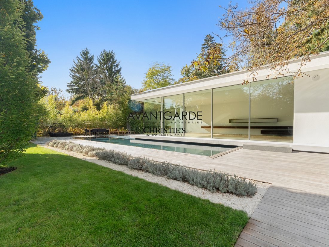 Modern Single Family Home In A Charming Location