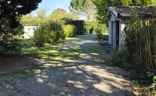 Near Villeneuve Sur Lot Magnificent Riverside Chateau With 6 Bedrooms And 8 Hectares Of Land
