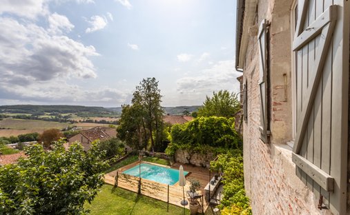 Castle for Sale in Penne-d'Agenais, Nouvelle-Aquitaine, France