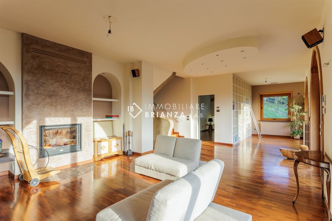 Villa in Besana in Brianza, Lombardy, Italy 5 - 16678898