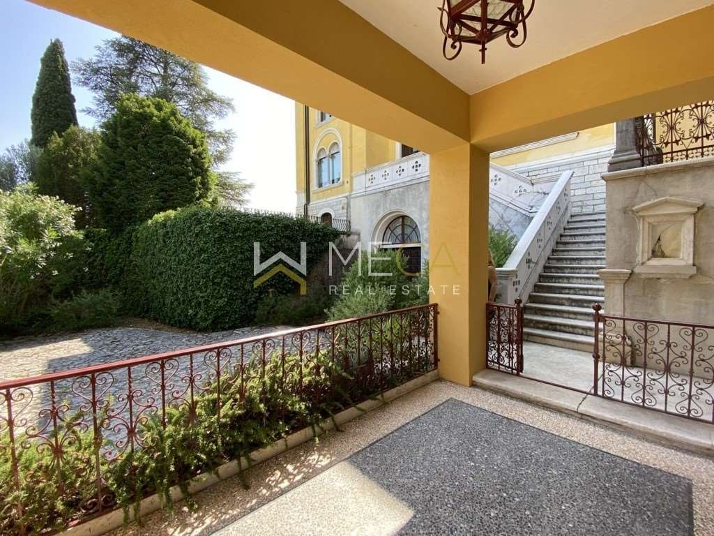 Villa in Center, Sirmione, Lombardy 1 - 16674565