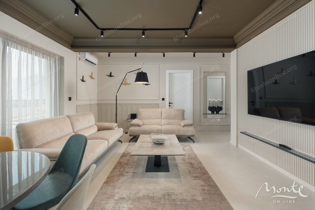Penthouse in Dobrota, Kotor Municipality, Montenegro 2 - 16677664
