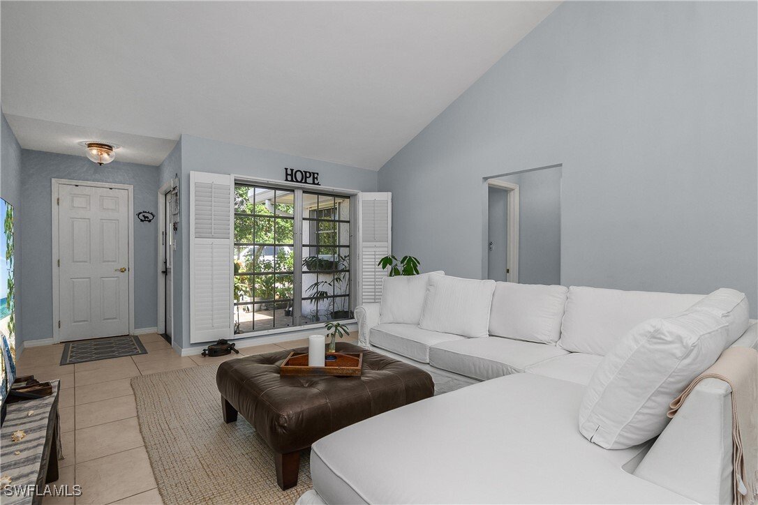 Condo in Naples, Florida, United States 5 - 16358952