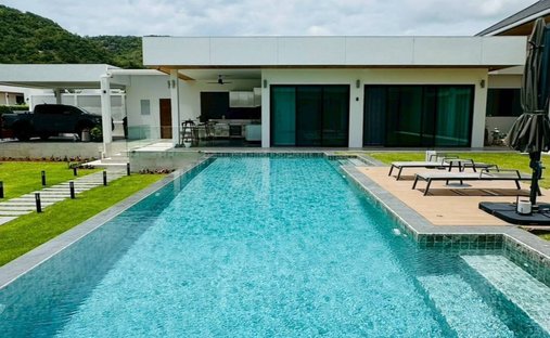 Villa in Thap Tai, Tanintharyi Region, Thailand 1