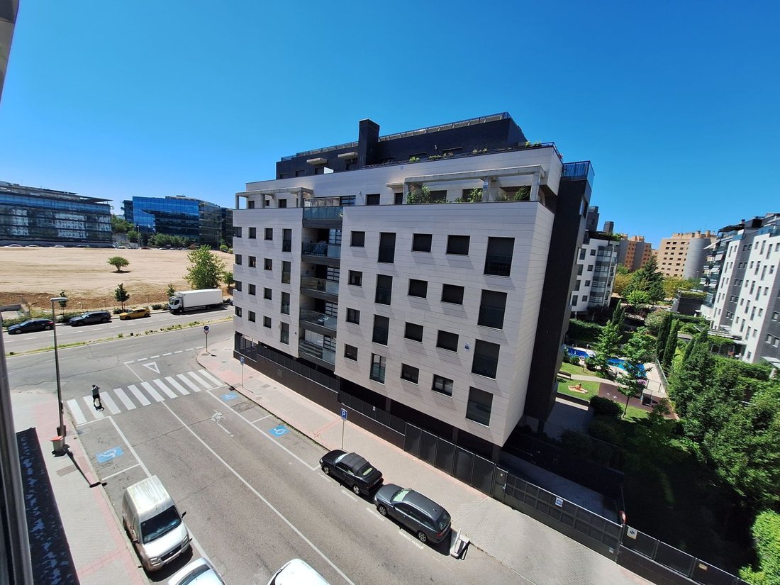 Apartment in Fuencarral-El Pardo, Madrid, Spain 5 - 16682487