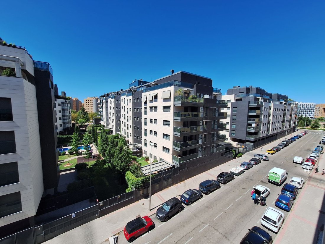Apartment in Fuencarral-El Pardo, Madrid, Spain 4 - 16682487