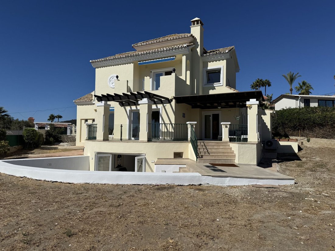 Villa in Estepona, Andalusia, Spain 1 - 16682505