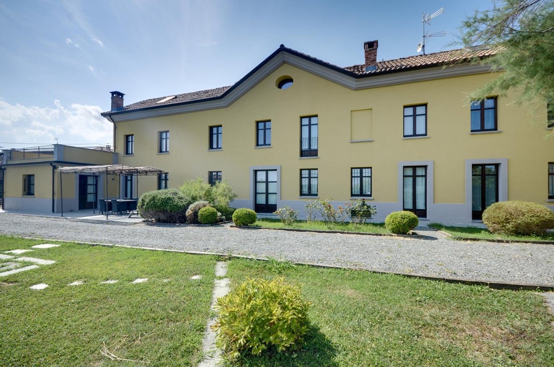 Villa in Canelli, Piedmont, Italy 2 - 16682730
