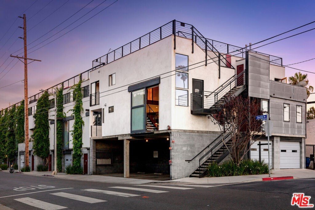 Townhouse in Los Angeles, California, United States 2 - 16686767