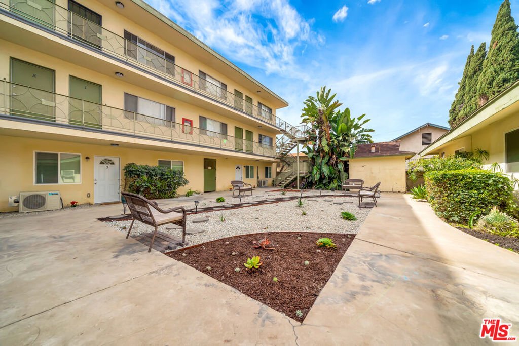 Huntington Park, California, United States 2 - 16688072
