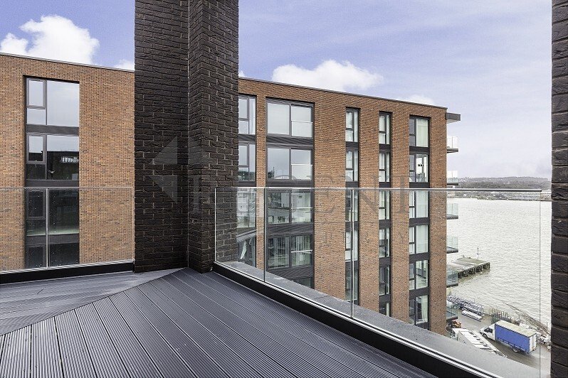 Apartment in Victoria Docks, Newham, England 1 - 16690473