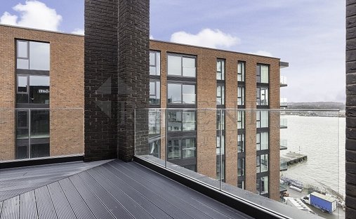 Penthouse in Victoria Docks, Newham, England 1