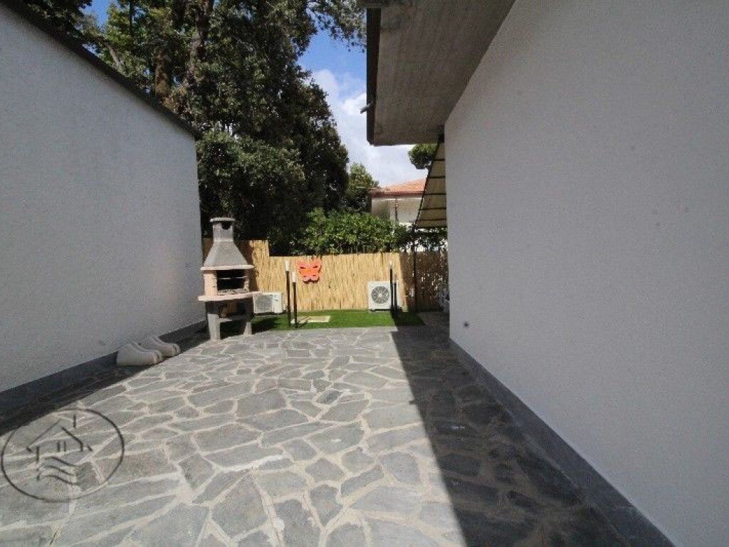 Villa in Fiumetto, Pietrasanta, Italy 2 - 16690330