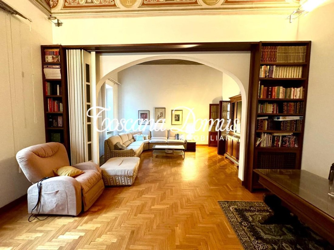 House in Historic Center, Siena, Tuscany 5 - 16690848