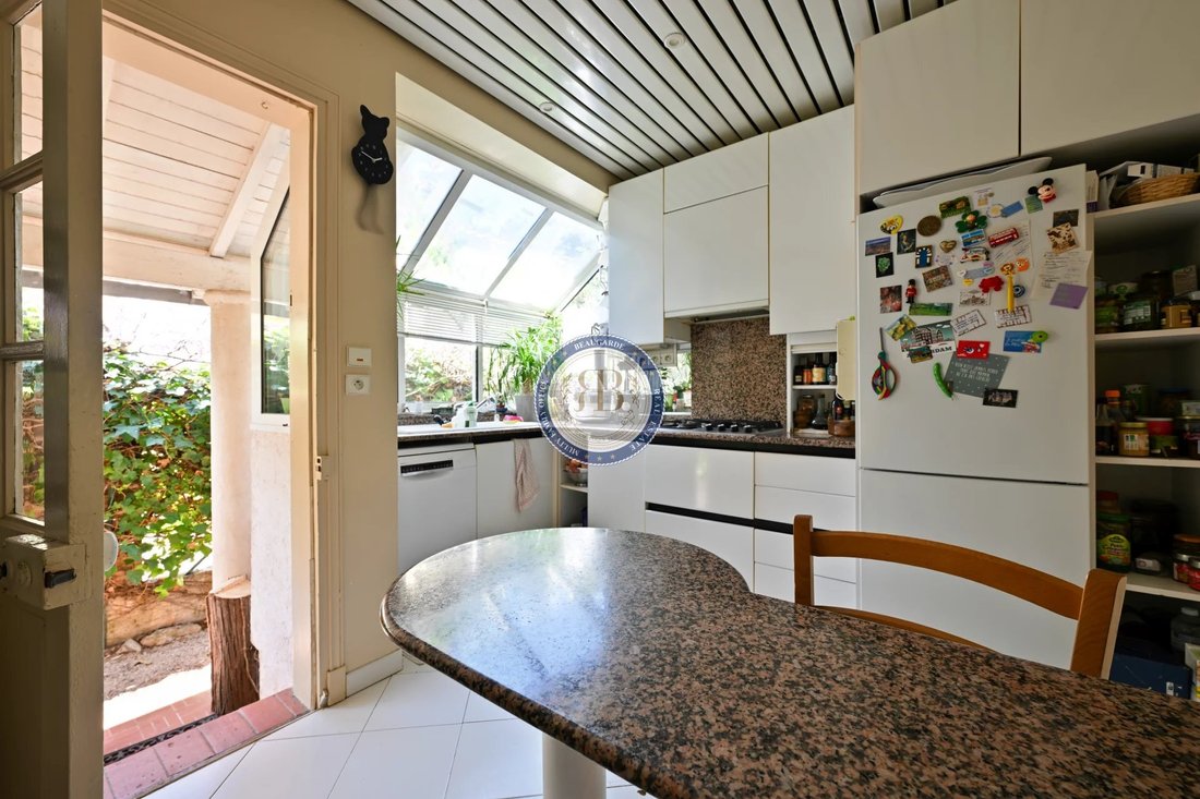 House in Antibes, Provence-Alpes-Côte d'Azur, France 4 - 16689739