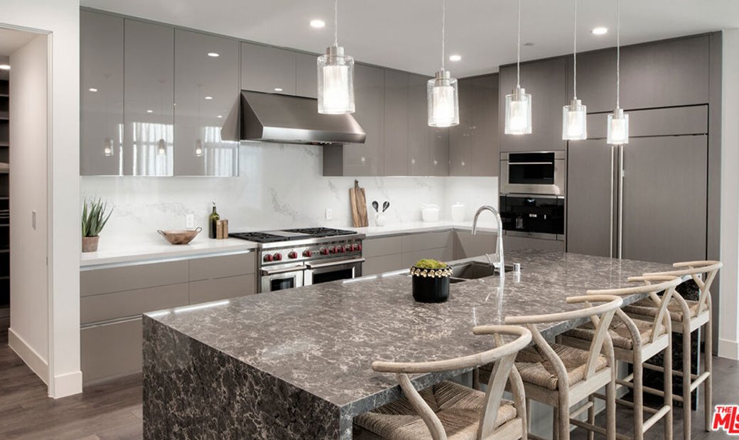 Condominium In Beverly Hills In Beverly Hills, California, United ...