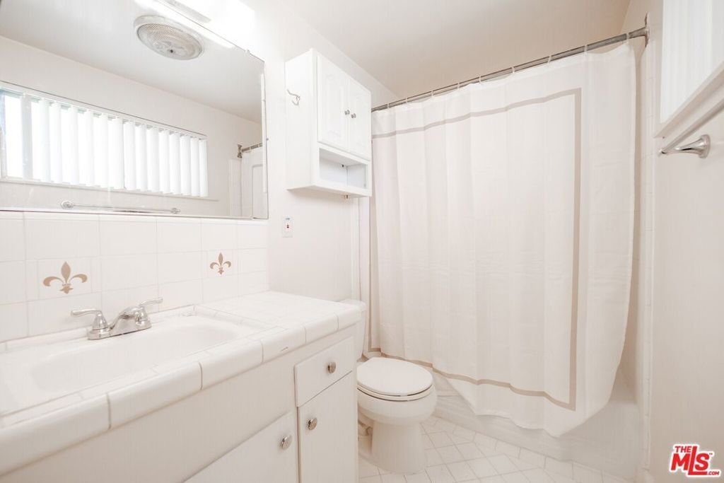 Alhambra, California, United States 5 - 16687600
