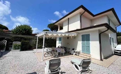 Villa à Pietrasanta, Toscane, Italie 1