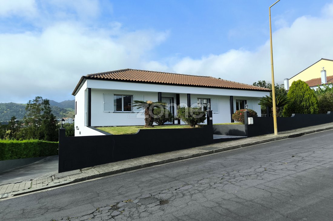 House in Nossa Senhora dos Remedios, Azores, Portugal 3 - 16691431