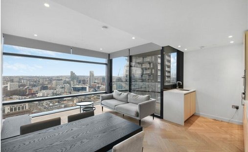 Apartment in EC2, Islington, England 1