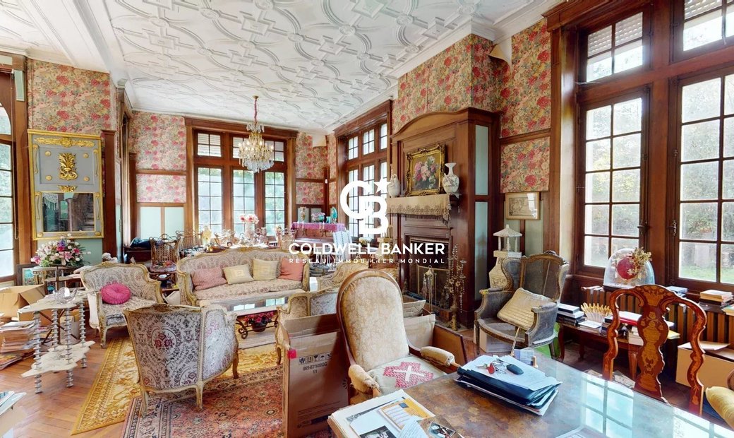 Early 20th Century Character Château In The Heart Of The Quercy Blanc