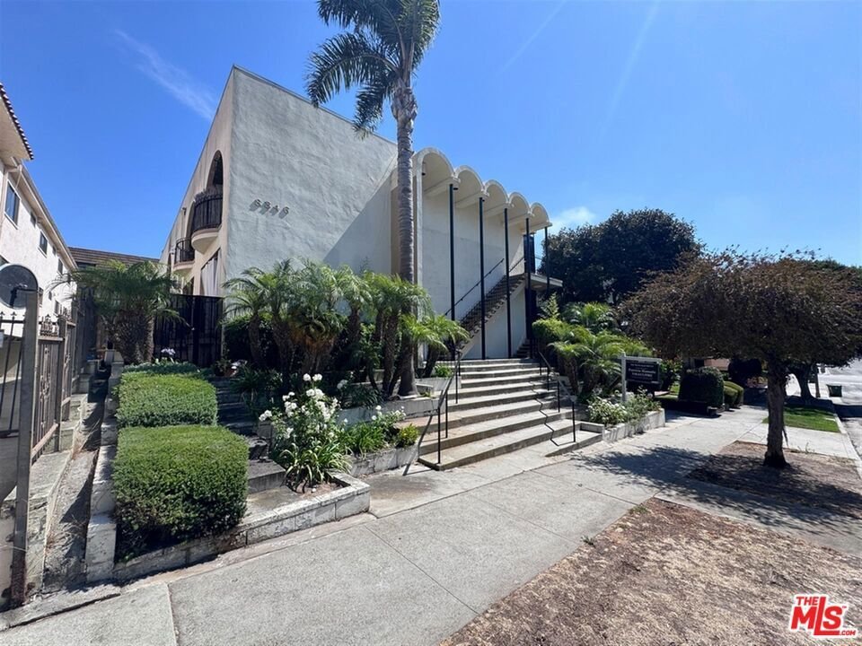 Los Angeles, California, United States 4 - 16688243