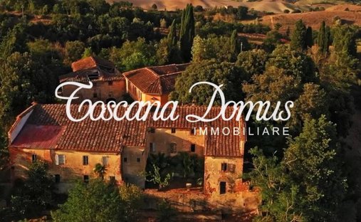 Country House in Asciano, Tuscany, Italy 1