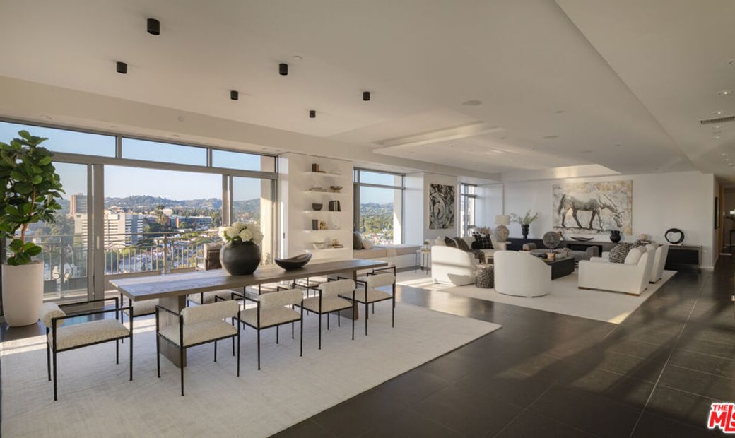 Condominium In Los Angeles In Los Angeles, California, United States ...