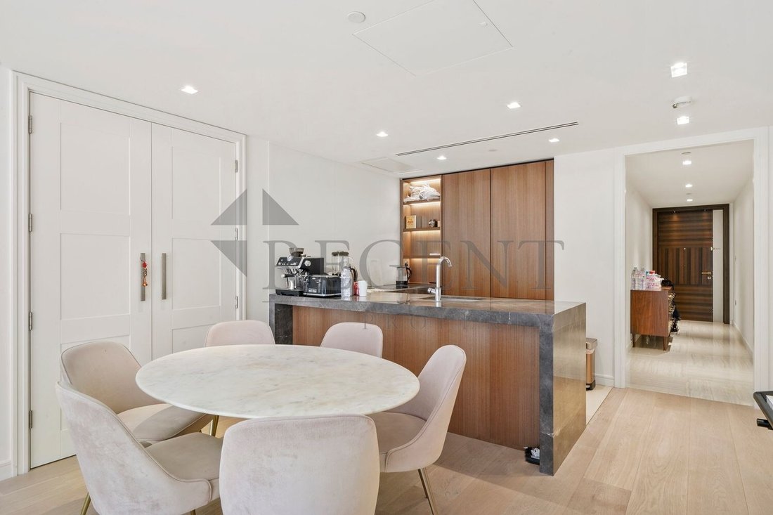 Apartment in WC2, Westminster, England 4 - 16689887