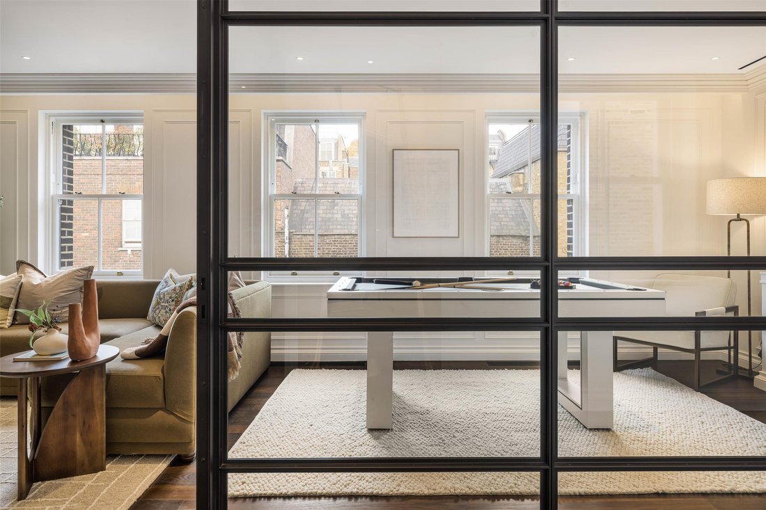 Apartment in Mayfair, Westminster, England 4 - 16689717