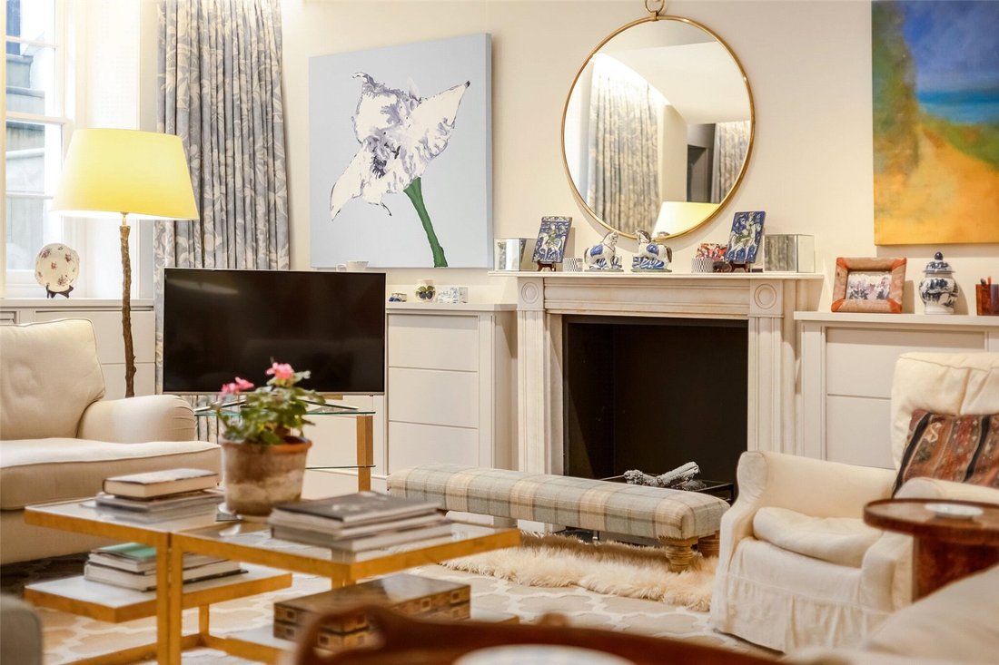 Apartment in Charing Cross, Westminster, England 2 - 16689823