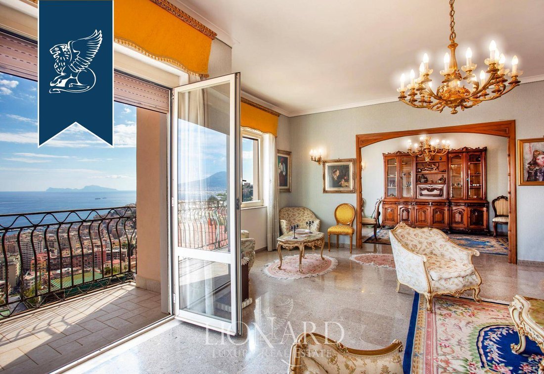 Apartment in Vomero, Naples, Campania 1 - 16691106
