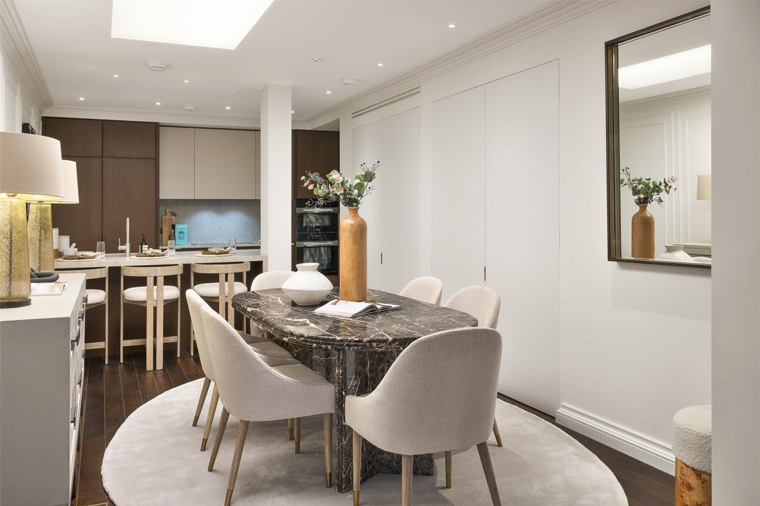 Townhouse in Mayfair, Westminster, England 3 - 16689768