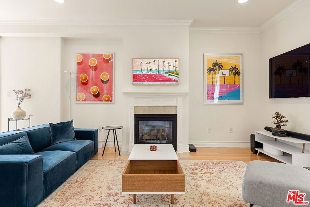 Condo in Los Angeles, California, United States 3 - 16686071