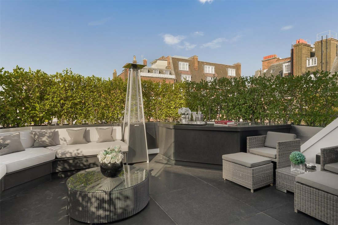 Apartment in Mayfair, Westminster, England 5 - 16690007