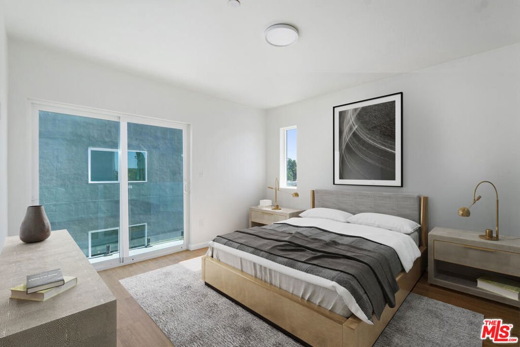 Los Angeles, California, United States 2 - 16689036