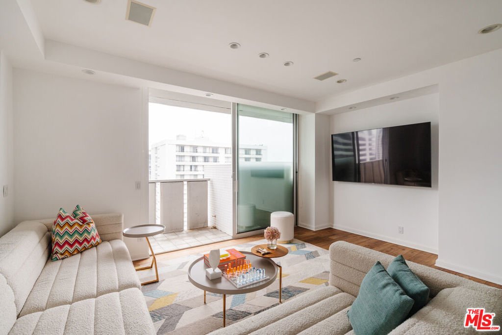 Condo in Los Angeles, California, United States 5 - 16688648