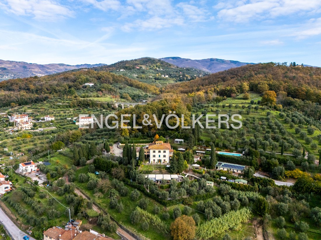 Estate in Cireglio, Pistoia, Italy 5 - 16684019