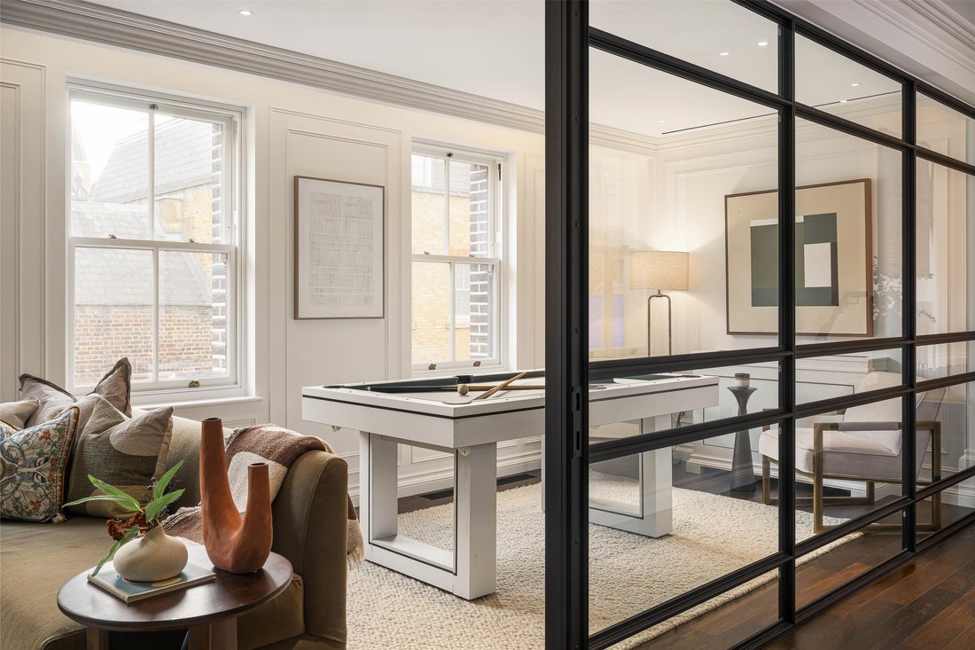 Apartment in Mayfair, Westminster, England 3 - 16689717